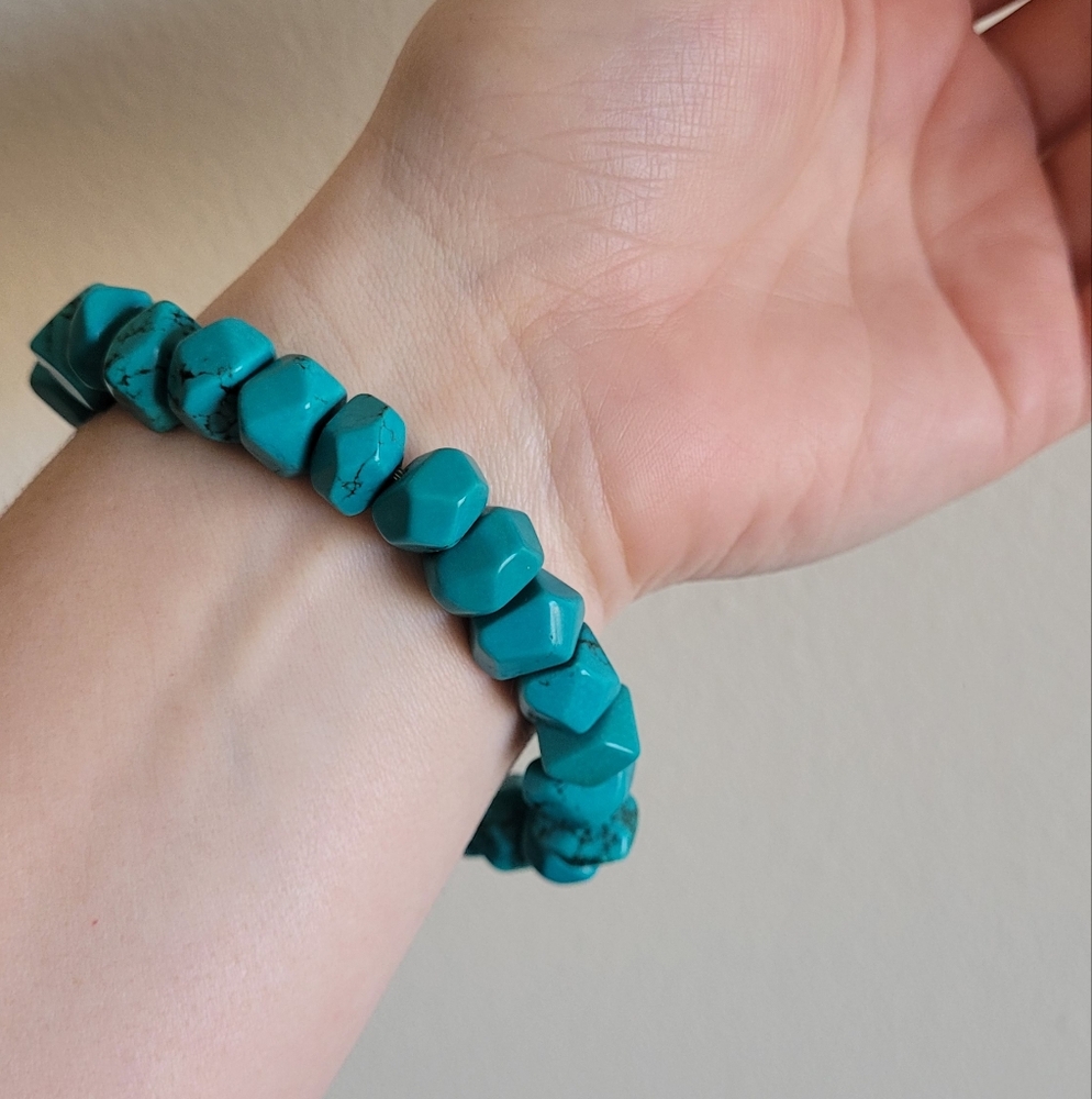 Marbled Turquoise Stacked Stone Stretch Bracelet - Picture 4 of 4